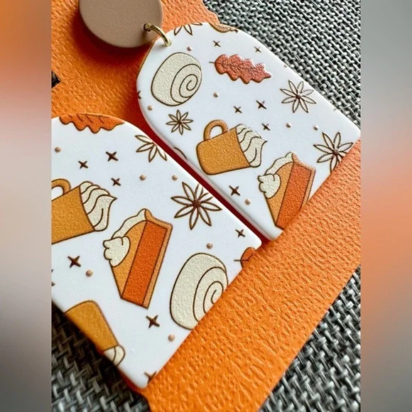 New Fall Thanksgiving Pumpkin Pie, Spice Latte, Cinnamon Roll, Leaf Earrings - Picture 3 of 5